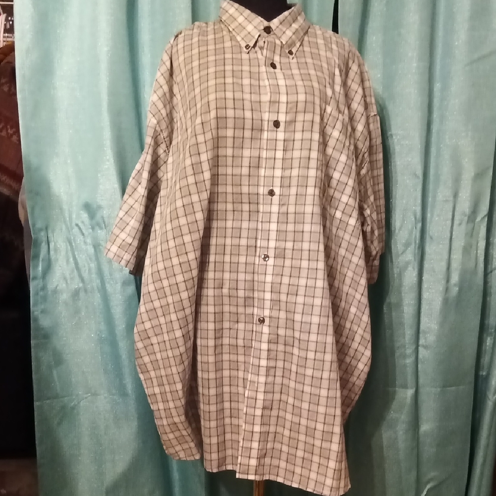Wrangler Men's Beige and Black Checkered Button-Down Shirt